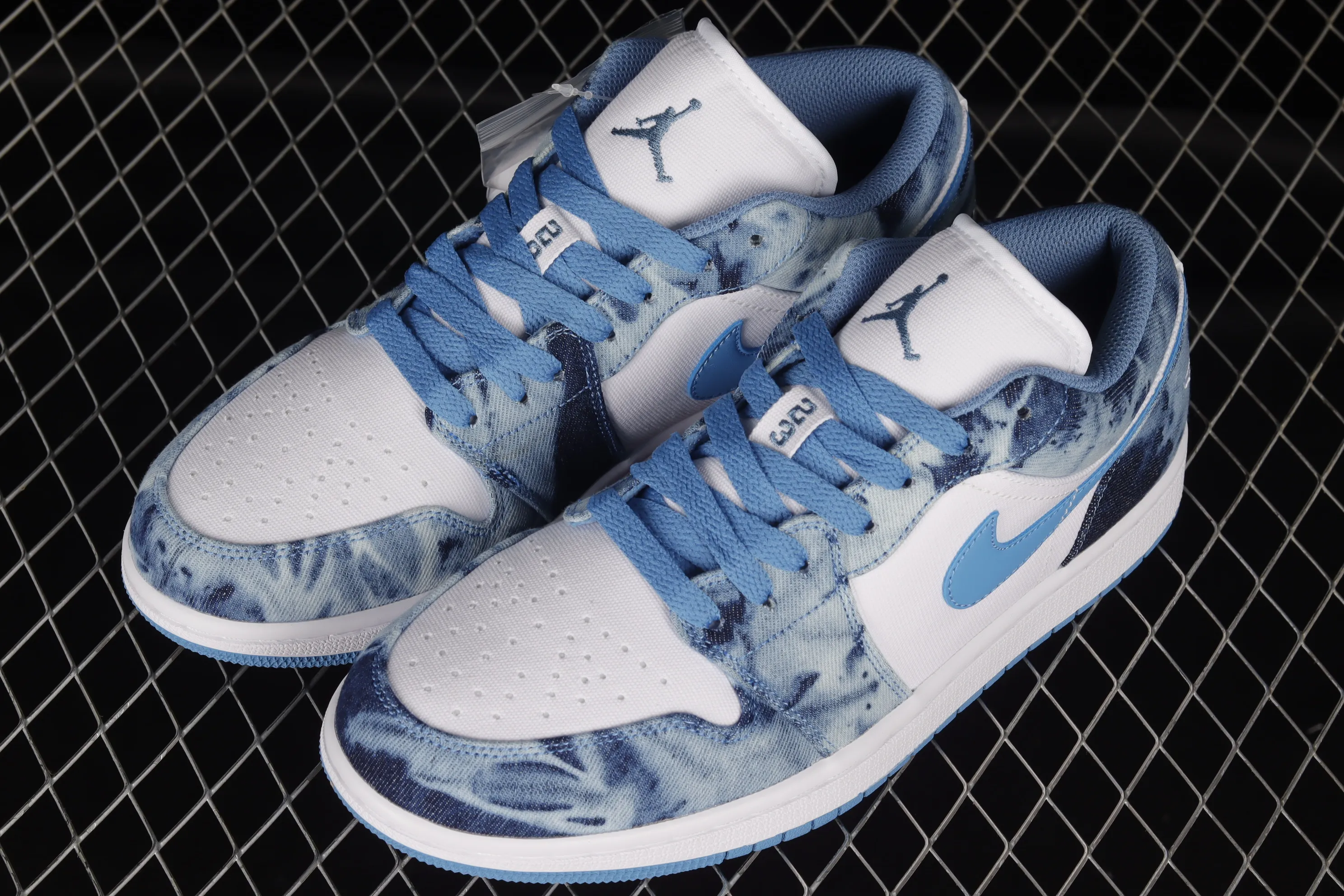 All categories Air Jordan Jordan series basketball shoes Air Jordan 1 Low Air Jordan 1 Low "Washed Denim" AJ1 Joe 1 navy washed denim low-top casual sneakers DM8947-100